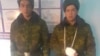 Модарони ин ду ҷавон даъво доранд, ки онҳоро "ғайриқонунӣ" ба артиш бурдаанд