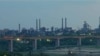 Cel puțin câteva sute de tone de materii prime au fost scoase în ultimele luni din combinat, deși fuseseră aduse aici ca parte a procesului de producție
