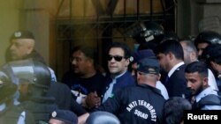پوليسو عمران خان د ۲۰۲۳ز کال د اګست پر پينځمه په توشه خانه مقدمه کې ګرفتار کړی وو ـ انځور له ارشيفه