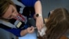 Legea prevede extinderea vârstei de vaccinare gratuită anti-HPV pentru fetele și băieții cu vârste între 11 și 26 de ani și introducerea sa în Programul Național de Vaccinare.