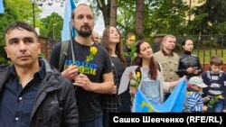 Акція з нагоди 80-х роковин депортації кримських татар біля посольства України в Чехії. Прага, 18 травня 2024 року