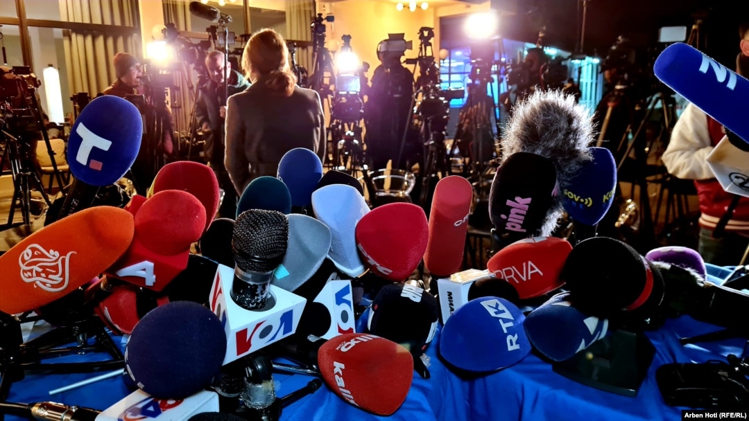 Televizijske kamere i mikrofoni, 18. mart 2023.