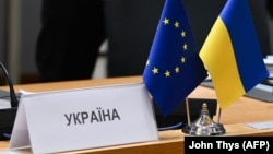 Урсула фон дер Ляєн додала, що ЄС продовжує «рішуче підтримувати боротьбу України за свободу та шлях до ЄС».