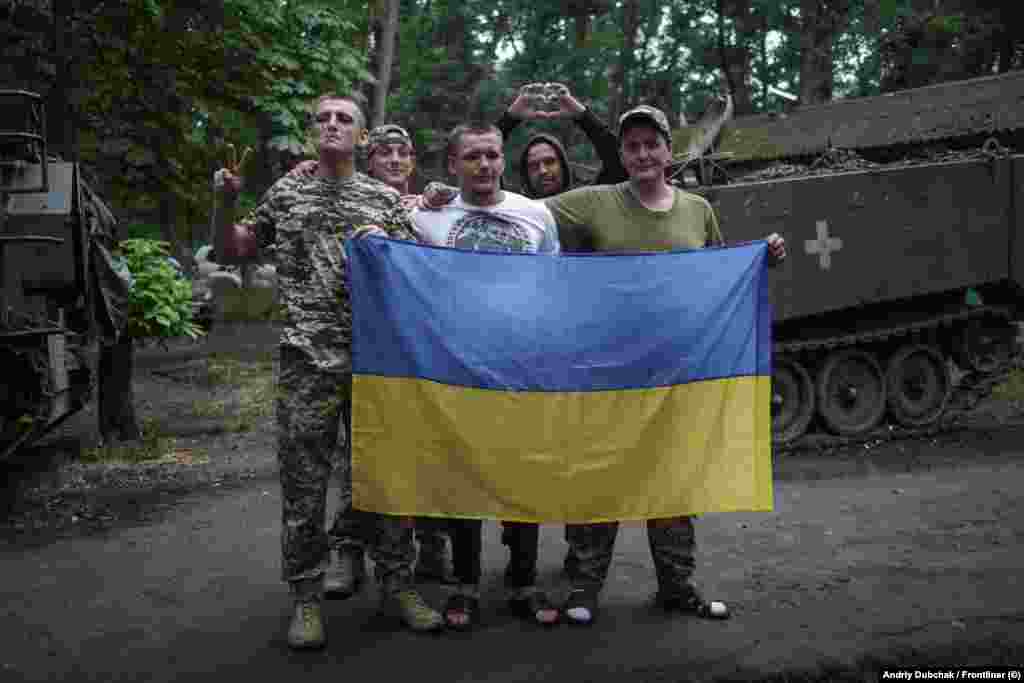 Заключённые должны пройти собеседование, медицинскую комиссию и пересмотреть свои убеждения, чтобы быть зачисленными на службу 