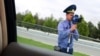 Öňki ofiseriň gürrüňinden: "...eliňe radar alyp, her günki getirmeli puly getirmeseň, onda sen iş başarmaýan adam bolýarsyň."