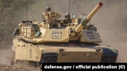 АҚШ армиясының M1 Abrams әскери танкі. Көрнекі сурет.