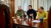 Давид Арахамия (в центре) на встрече с грузинскими оппозиционерами