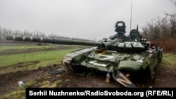 Підбитий російський танк Т- 72БЗ поблизу Донецька, 13 квітня 2022 року
