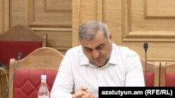 Դատավոր Մասիս Մելքոնյանը ԲԴԽ նիստի ժամանակ, Երևան, 8-ը հուլիսի, 2025թ.