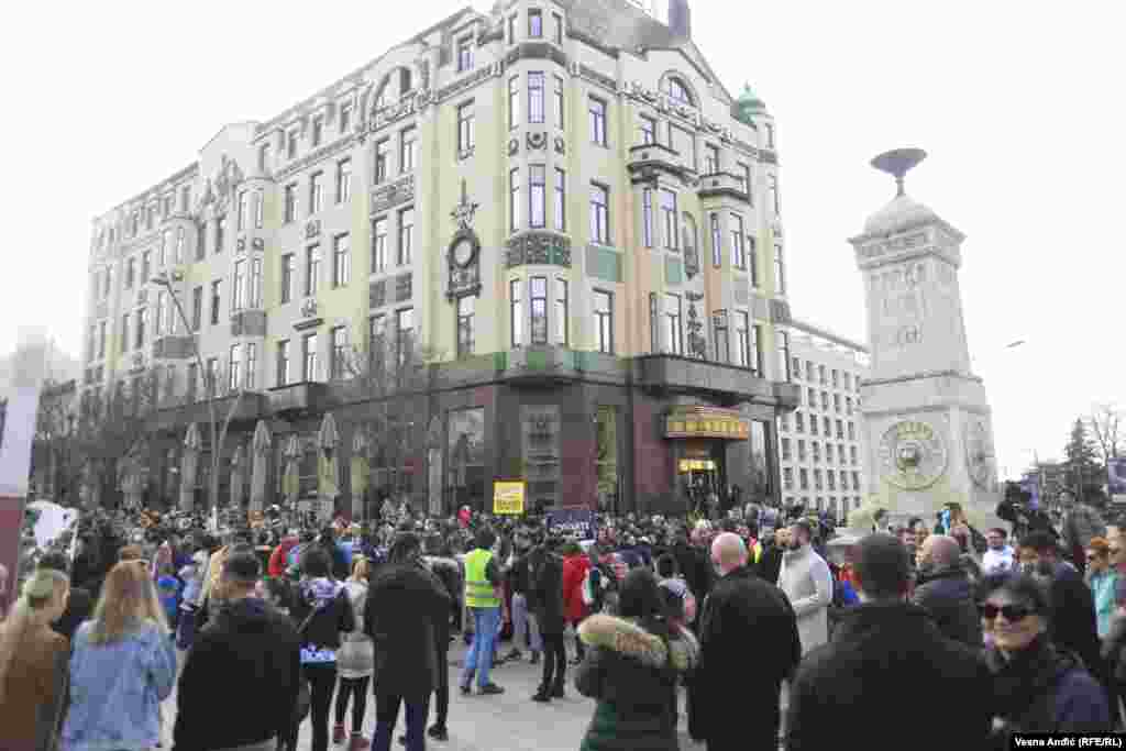 Najveći zagađivač je termoelektrana Kostolac B u istočnoj Srbiji, a na drugom mestu je Nikola Tesla B1 i B2, nadomak Beograda. I Kostolac i Nikola Tesla su u vlasništvu državne Elektroprivrede Srbije (EPS).