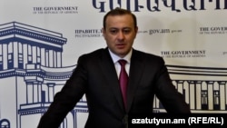 Armenia -- Armen Grigorian, secretary of the Security Council, speaks at a news briefing, October 28, 2021