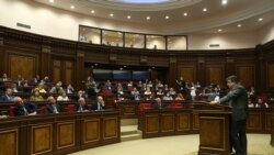 Կառավարության ծրագիրն ընդունվեց փոխադարձ սպառնալիքների և վիրավորանքների մթնոլորտում