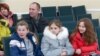 "Ukrainany halas et" gaznasy Russiýa tarapyndan deport edilen ukrainaly çagalary yzyna getirýär. 