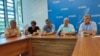 Слева направо: поэт Дмитрий Габелия, экс-депутат Натали Смыр, экс-депутат Алхас Джинджолия, историк Гурам Гумба и руководитель общественной организации «Апсахара» Леван Микаа
