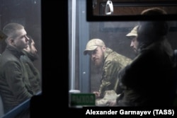 Вихід українських військових у російський полон з «Азовсталі», травень 2022 року