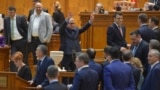 Parlamentarii care dețineau proprietăți în Ilfov, la doar câteva zeci de kilometri de București, puteau deconta până la 4.600 de lei pentru chirie în Capitală. 