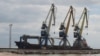 Вигляд на Маріупольський морський торговельний порт, де об’єднана саперна група міжнародного центру протимінної діяльності ЗС РФ прибирає міни