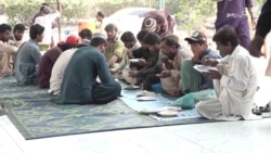 کراچۍ کې د بې وزله خلکو لپاره ارزان دسترخوان لګېدلی