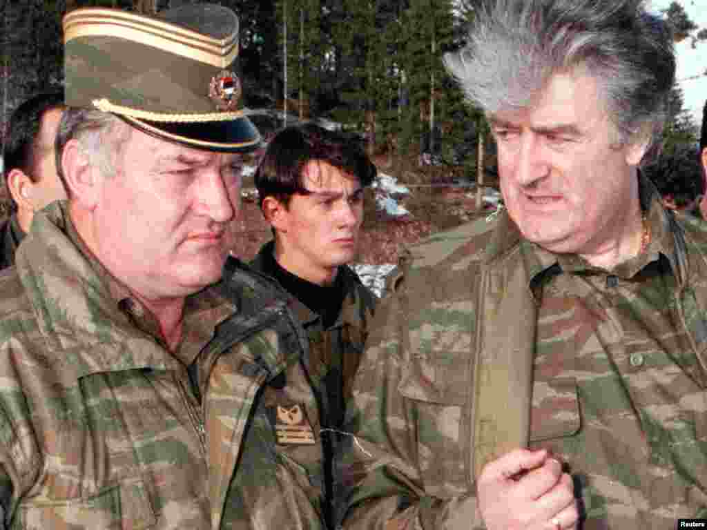 Radovan Karadžić i Ratko Mladić na Vlašiću, 1995. Foto: Reuters / Ranko Cuković