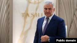 ՍԱմվել Կարապետյանը, արխիվ