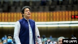 د پاکستان حکومت مخالفه ګوندونو د مارچ پر ۲۸مه د وزيراعظم عمران خان پر ضد د بې باورۍ تحريک قامي اسمبلۍ ته وړاندې کړ. انځور له ارشېفه 