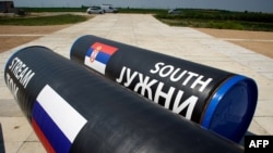Od gasovoda je ostala svečano zavarena prva cev u vojvođanskom selu Šajkaš, a Srbija bez nacionalne naftne industrije