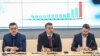 Ministar finansija Novica Vuković (lijevo), premijer Crne Gore Milojko Spajić (u sredini) i Branko Krvavac, šef kabineta predsjednika Vlade, predstavljaju Budžet za 2025.