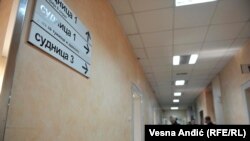 Plata sudije koji se premešta iz običnog u specijalno odeljenje se udvostručuje