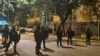 Полициски интервенции и апсења во Белград, жандармеријата дојде пред вратата на Правниот факултет