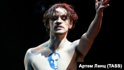 Артист балету Сергій Полунін із татуюванням у вигляді портрету Володимира Путіна, архівне фото