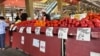 Prețul roșiilor în Piața Obor din București este de 10 - 15 lei/ kg, în vreme ce la producători este de două - trei ori mai mic.
