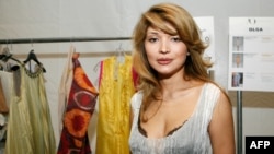 ԱՄՆ - Գյուլնարա Քարիմովան Նյու Յորքում նորաձևության ցուցադրության ժամանակ, 2010թ.