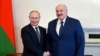  Владимир Путин и Александр Лукашенко «творчески» дополняют друг друга на поприще борьбы с независимыми медиа, считают эксперты