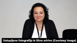 'Da li to planiraju pripojenje Republike Srpske Srbiji tako što će svako uzeti svoj deo imovine?”, pita Svetlana Cenić