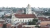 "Кул болбогула!" Литвада орус тили үстөмдүк кылганы талкууланууда