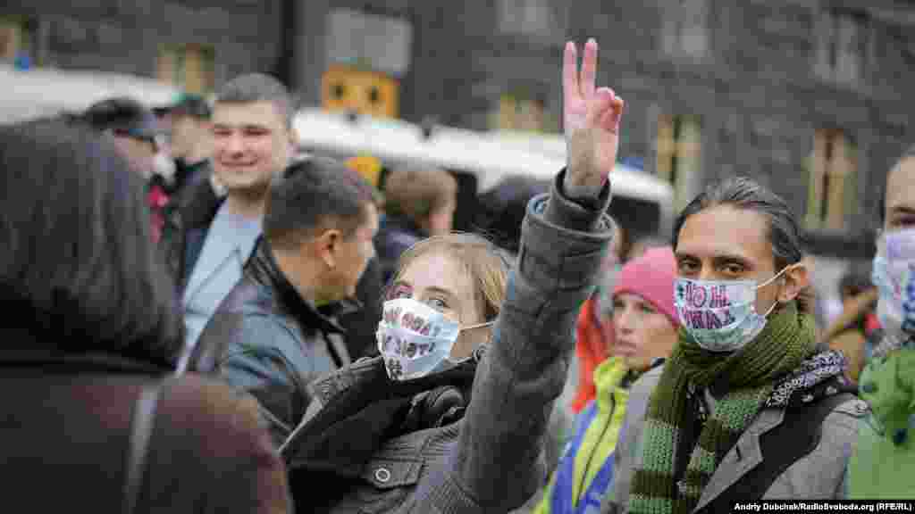 На думку учасників мітингу, в Україні блокуються ключові питання державної стратегії, а саме – наукові дослідження канабіноїдів як анальгетиків та інших лікарських засобів