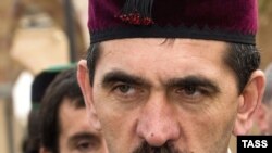 Весной 2009 года о переезде ингушей в Свердловскую область договорились президент республики Юнус-Бек Евкуров и уже бывший губернатор среднего Урала Эдуард Россель
