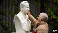 Predlozi za podizanje spomenika: Grob Slobodana Miloševića u Požarevcu