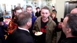 Касьяновны Казанда торт белән каршы алдылар
