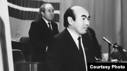 Архив. 27-октябрь, 1990-жыл