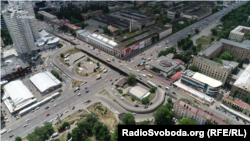 15 грудня на Шулявському шляхопроводі в Києві впали стовпи, міст відкрили після реконструкції в грудні 2019-го