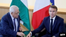 Франциянын президенти Эммануэл Макрон жана Палестинанын президенти Махмуд Аббас. Нью-Йорк, 25-сентябрь, 2024-жыл.
