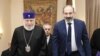 Վարչապետը լռում է, բայց եկեղեցու մասին նրա գրառումները վերլուծում են մասնագիտական խմբերը
