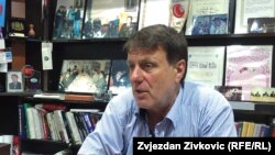 Refik Akova