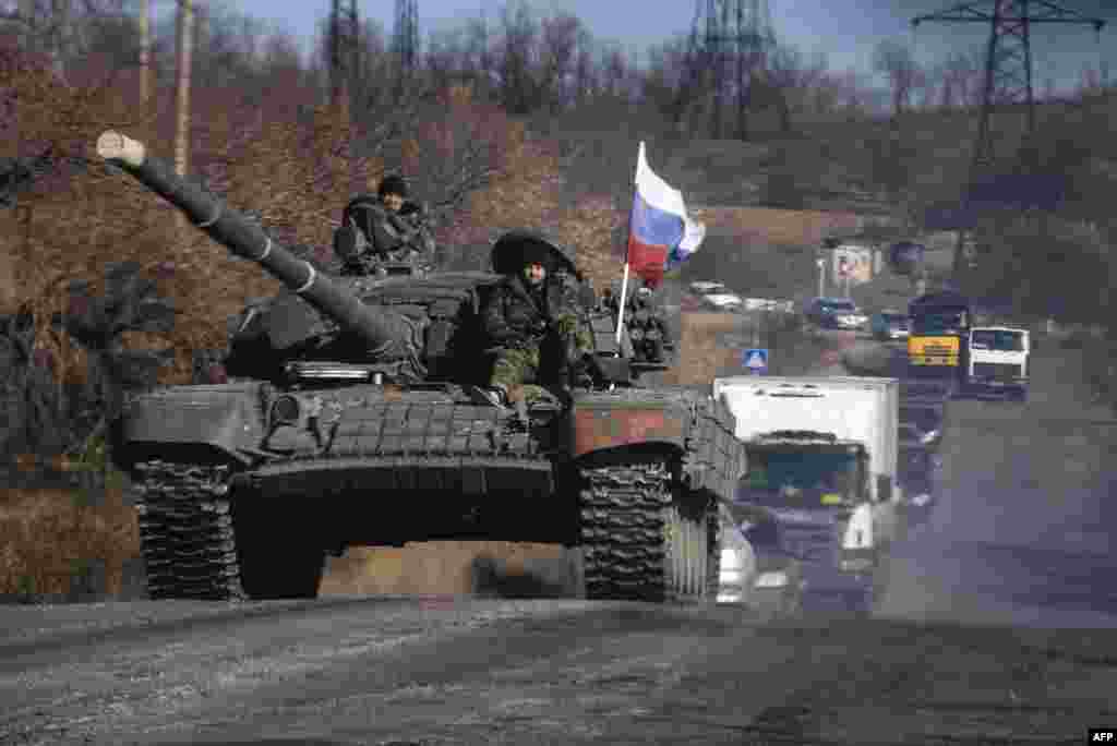 Танк проросійських сепаратистів поблизу міста Красний Луч у Луганській області, 28 жовтня 2014 року