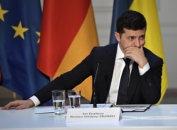 Володимир Зеленський під час підсумкової пресконференції у Парижі