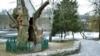 Під цим 700-літнім дубом Григорій Сковорода ховався від спеки. Через недбалість працівників дуб засох