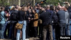 Германската министерка за надворешни работи Аналена Баербок ја посети Буча.