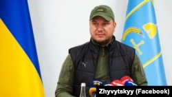 Наразі, за словами Живицького, російські війська намагаються обстрілювати територію області, внаслідок чого вже зруйнована чи пошкоджена частина критичної інфраструктури