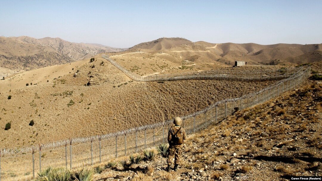 په شمالي وزيرستان کې د پاکستاني پوځ عسکر ګزمه کوي. انځور له ارشيفه